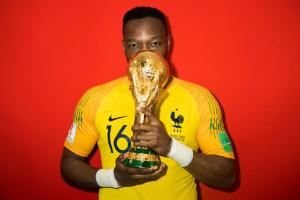 40岁曼丹达退役丨18年世界杯冠军成员，代表马赛出战613场