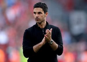 内维尔：阿尔特塔应该让球队攻起来 阿森纳面对强敌有些束手束脚