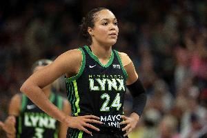 希望伤病无碍！科利尔15中8得17分6板3助3帽 关键球被抢断