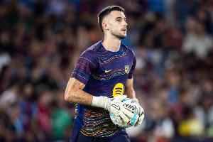 巴萨官方：霍安-加西亚今日接受了左膝手术，恢复时间预计4到6周