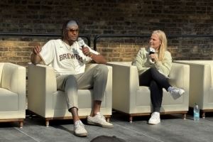 特纳：字母哥现在是我队友了 我们的内线组合强得可怕