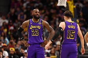 从头号科密到盛赞詹皇！里夫斯曾调侃老詹无冠 后坦言被彻底打服