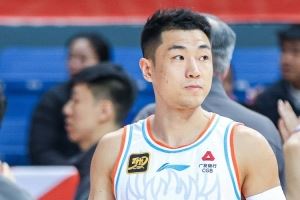 高诗岩：当我被下放到青年队的时候 发信息鼓励我的寥寥无几