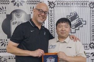 感谢圣安东尼奥马刺的款待！丰盛晚宴和酷炫周边已get✅