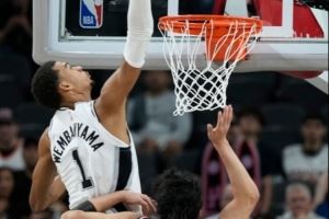 卡特-布莱恩特感叹：每天看文班感觉他简直不像真实存在的