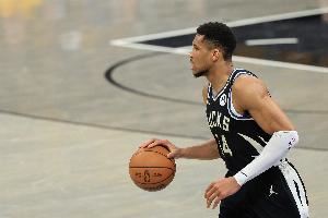 Shams：字母哥和经纪人已经在研究哪些球队有能力得到他