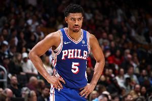 场均21.9分！格莱姆斯：表现能延续到新赛季 教练告诉我放心投篮