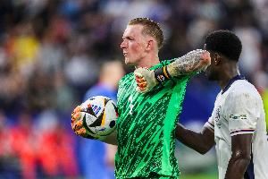 只是如果...邮报：2年前曼联曾可能租皮克福德 若有他则无奥纳纳