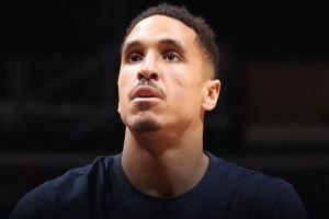 ❗突发！Shams：尼克斯后卫布罗格登宣布退役 年仅32岁！