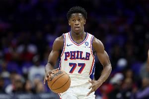 马克西：埃奇库姆非常成熟很优秀 他不会被对手打乱比赛节奏