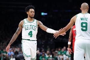 西蒙斯：至少我没有被告知摆烂 我们就是正常上场打球