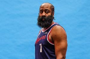 全靠我了！哈登半场独砍20分率队反超😢一个助攻也没送出去